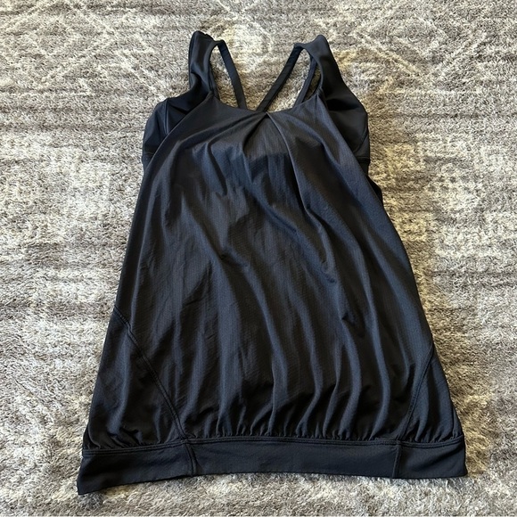 Lululemon Ready & Go Tank Strappy Twist Built in Bra - Picture 4 of 10